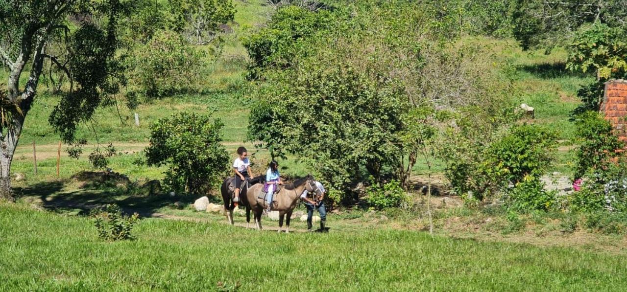 Hotel Fazenda Castelo Santa Clara ラブリニャス エクステリア 写真